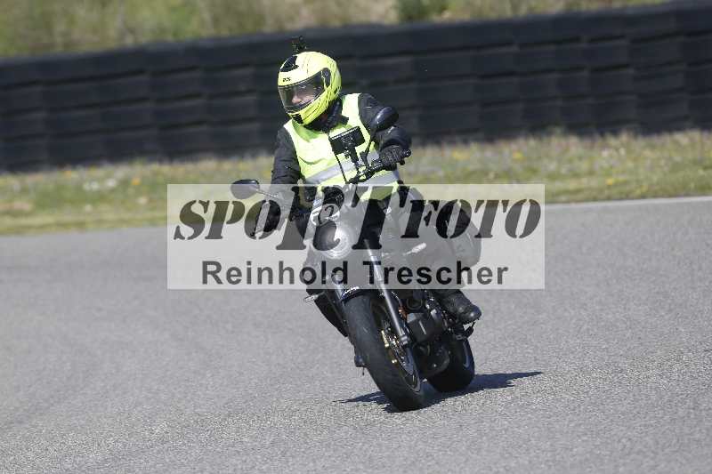 /01 02.04.2026 MAZ ADR/Gruppe gelb Gruppe gruen/72